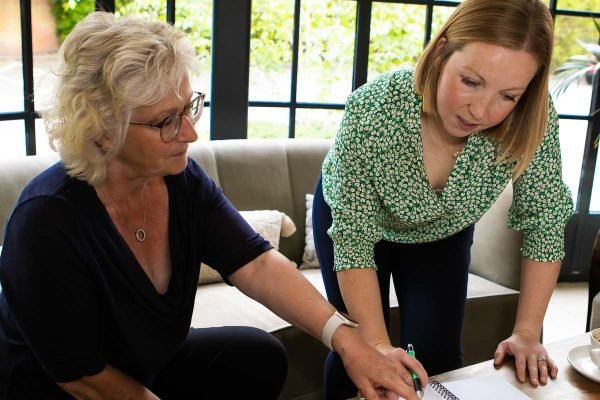 Angharad collaborating with a coaching client.